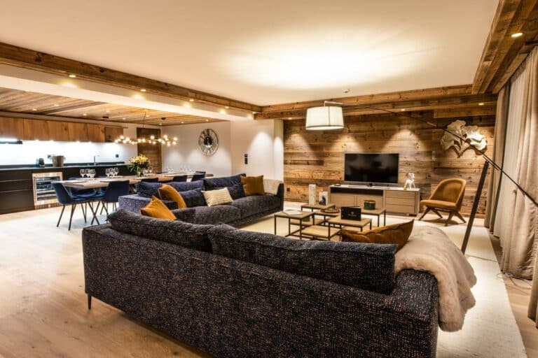 5 Star Manali Lodge 4 Bedroom Cabin Courchevel Moriond 12