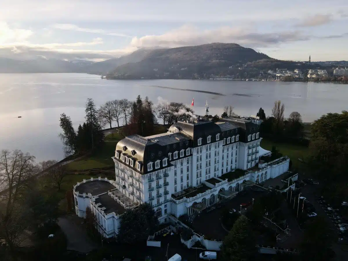 Imperial Palace & Lake Annecy © Top Snow Travel